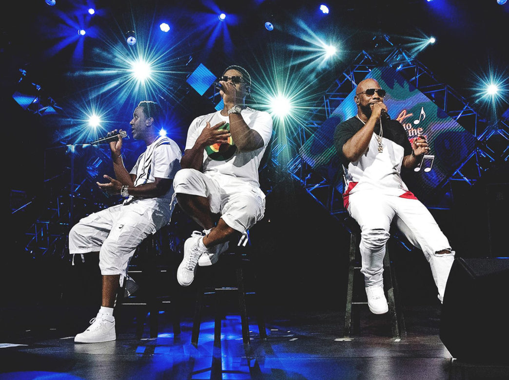 Boyz II Men performing